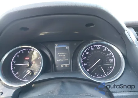 2018 Toyota Camry Le z USA, uszkodzony, nr VIN 4T1B11HK9JU613869